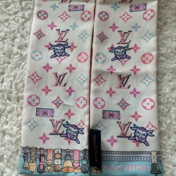 LIMITED EDITION LOUIS VUITTON YEAR OF THE OX RODEO BANDEAU - M76670 - Picture 9 of 15